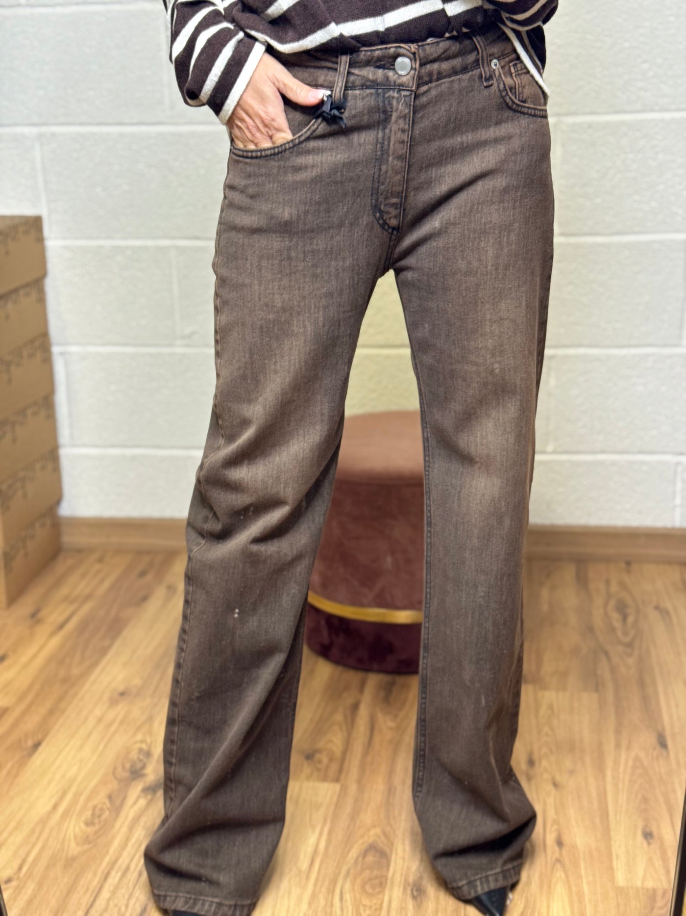 Le Streghe . Denim diritto cioccolato-60%