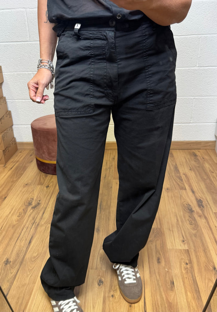 Myths. Pantalone nero