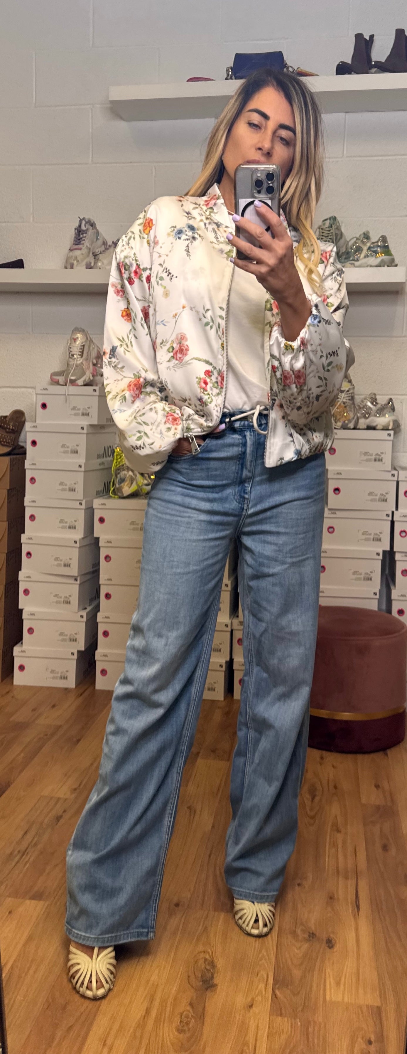 Le Streghe. Jeans Wide Leg Denim Lavaggio Medio-50%
