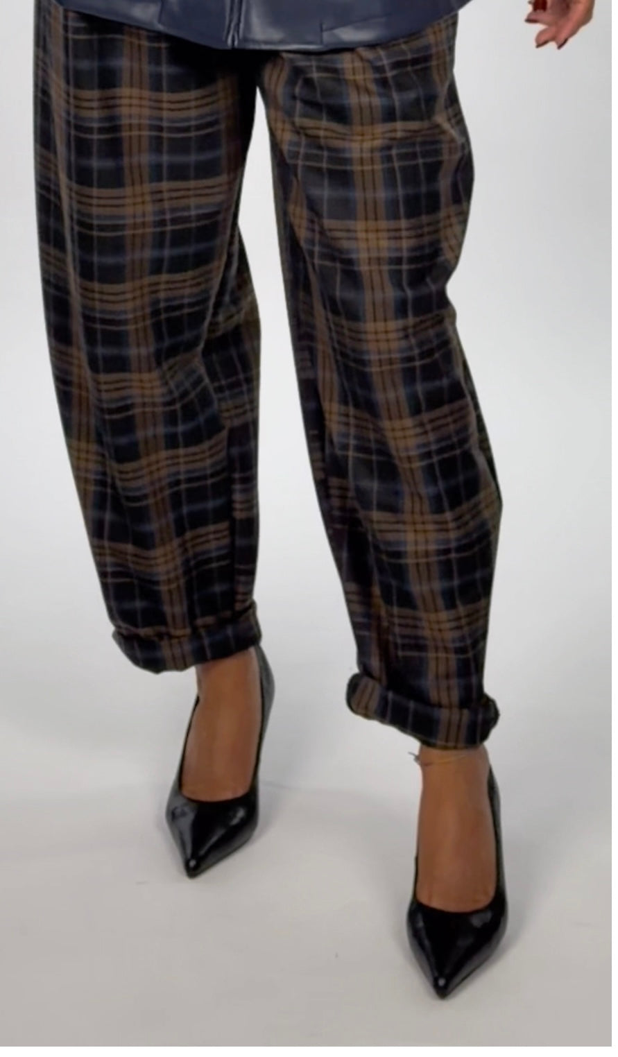 Massimo Santini.  SUSAN - DÈCOLLETÈ NERA IN PELLE DI VITELLO