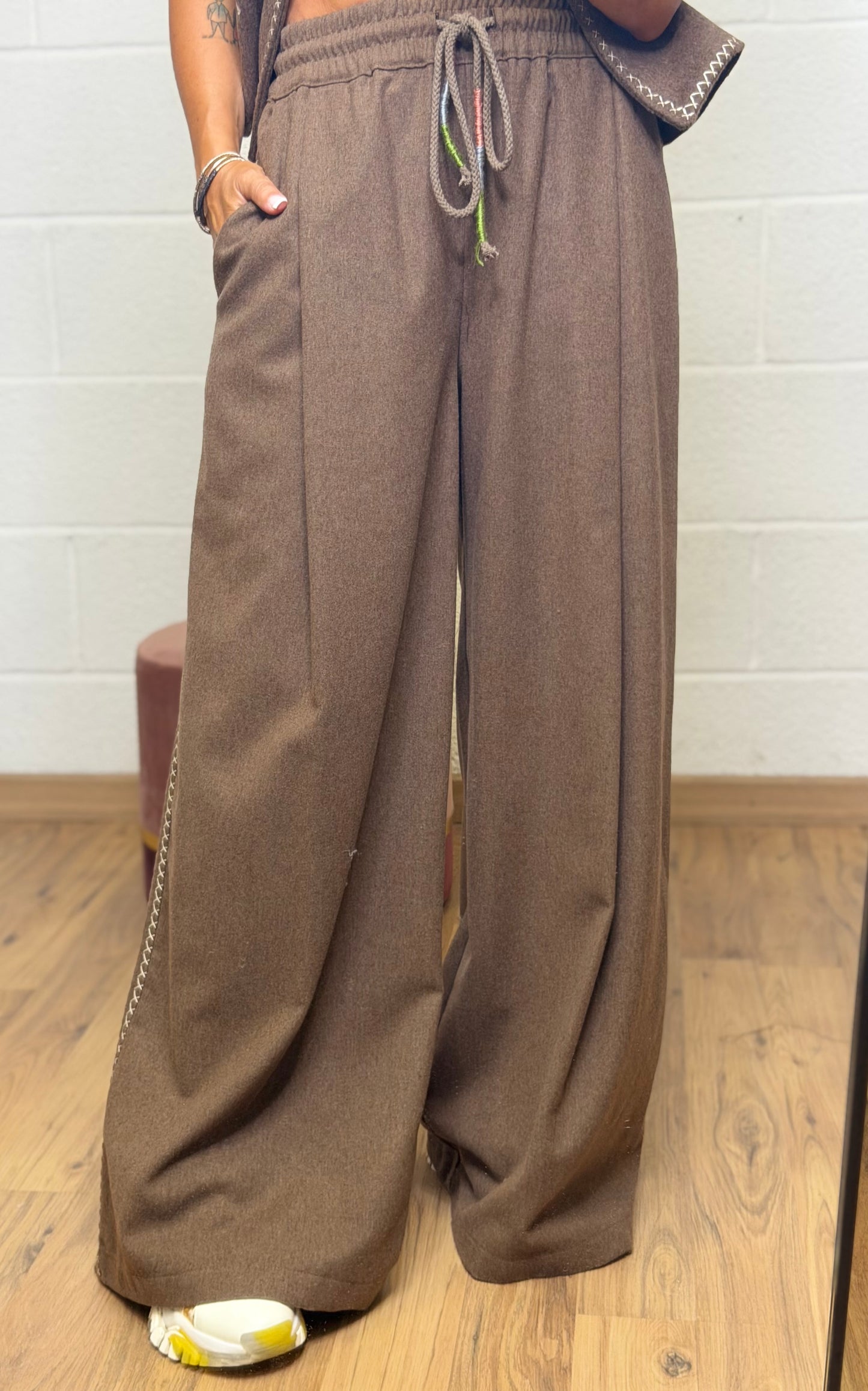 Front Street. Pantalone palazzo moro