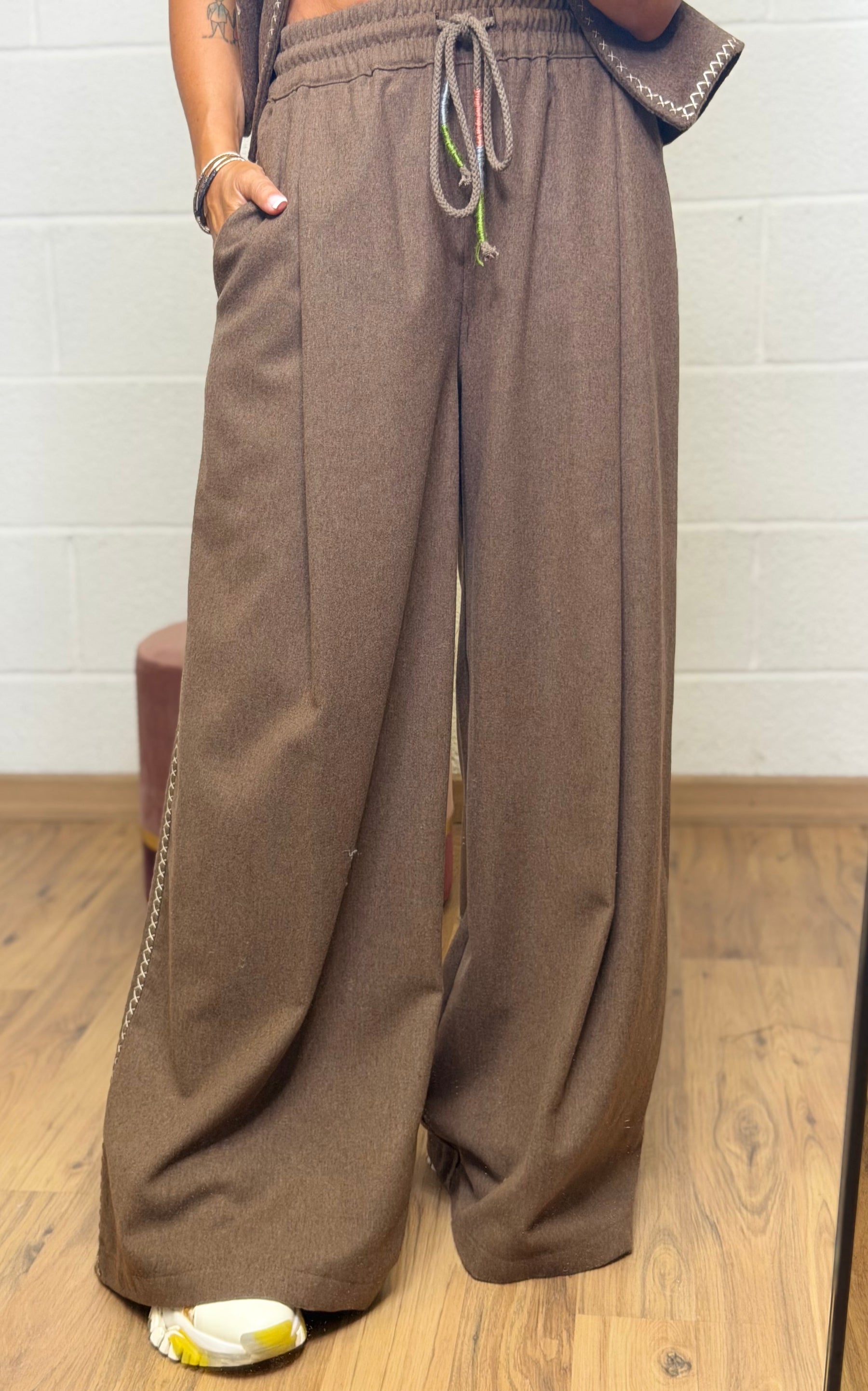Front Street. Pantalone palazzo moro