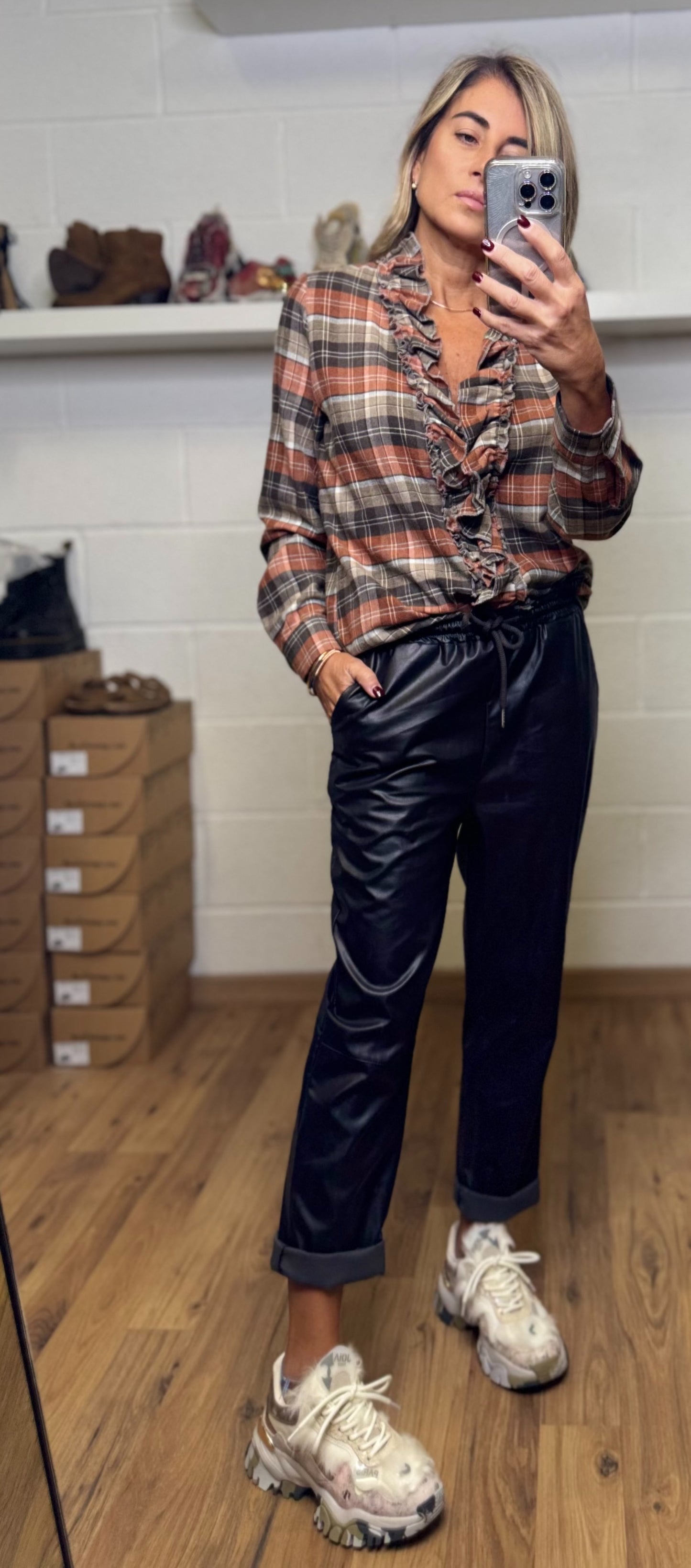 Le Streghe. Camicia check con rouches