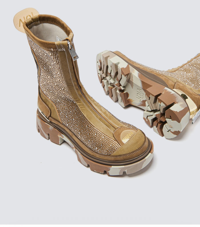 Eva Boutique 21, Joia Paris. Stivale luster beige
