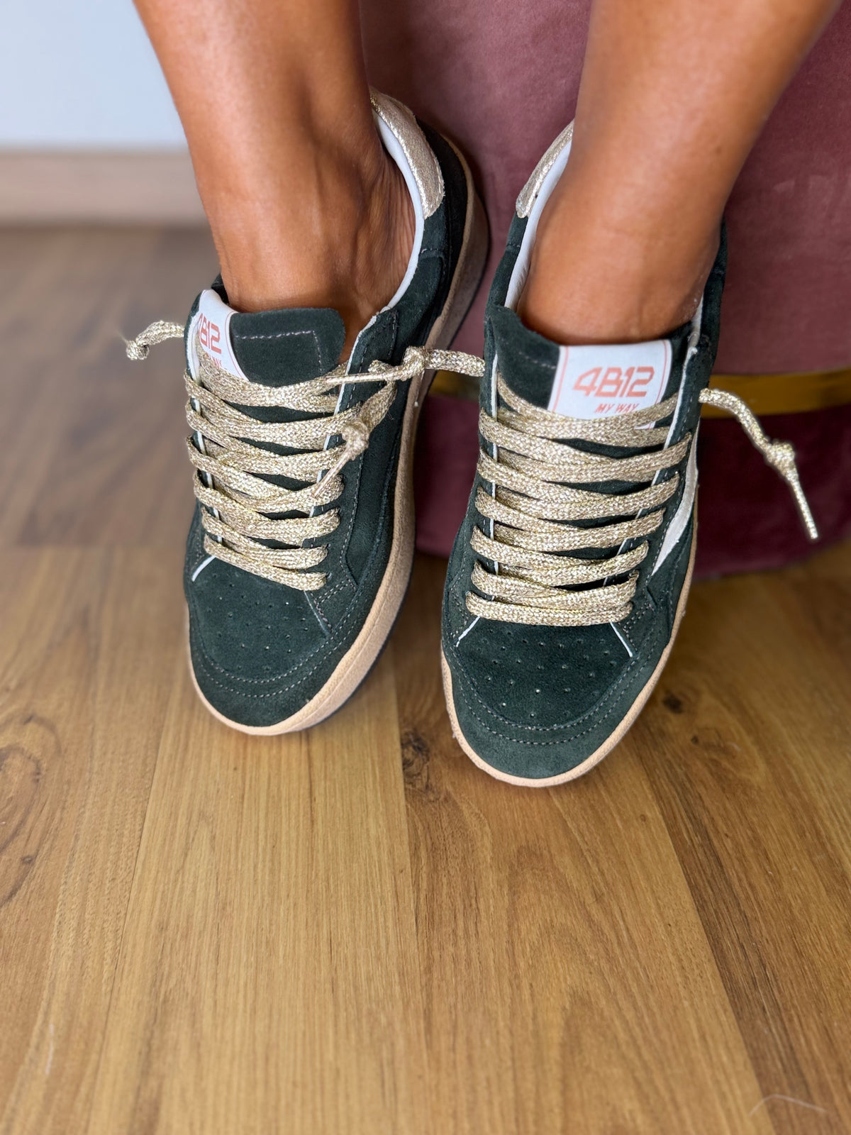 4B12. Sneakers in suede verde bosco