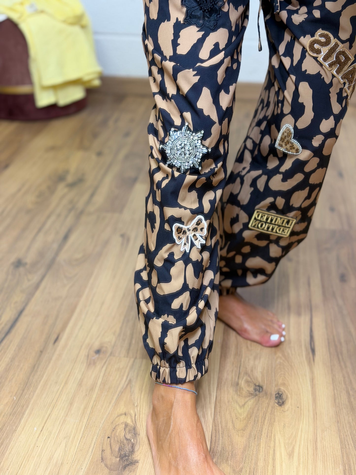 ABpink. Pantaloni animalier stampa Leo