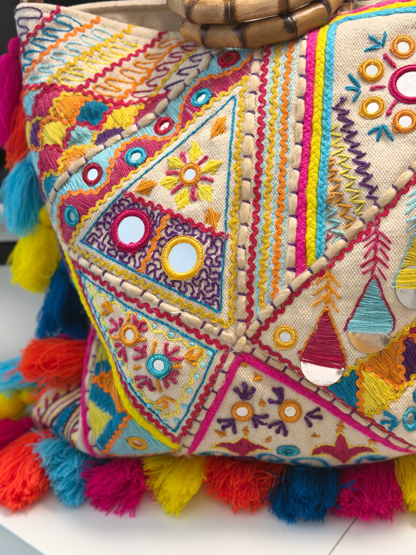 ABpink. Borsa ricamata artigianale
