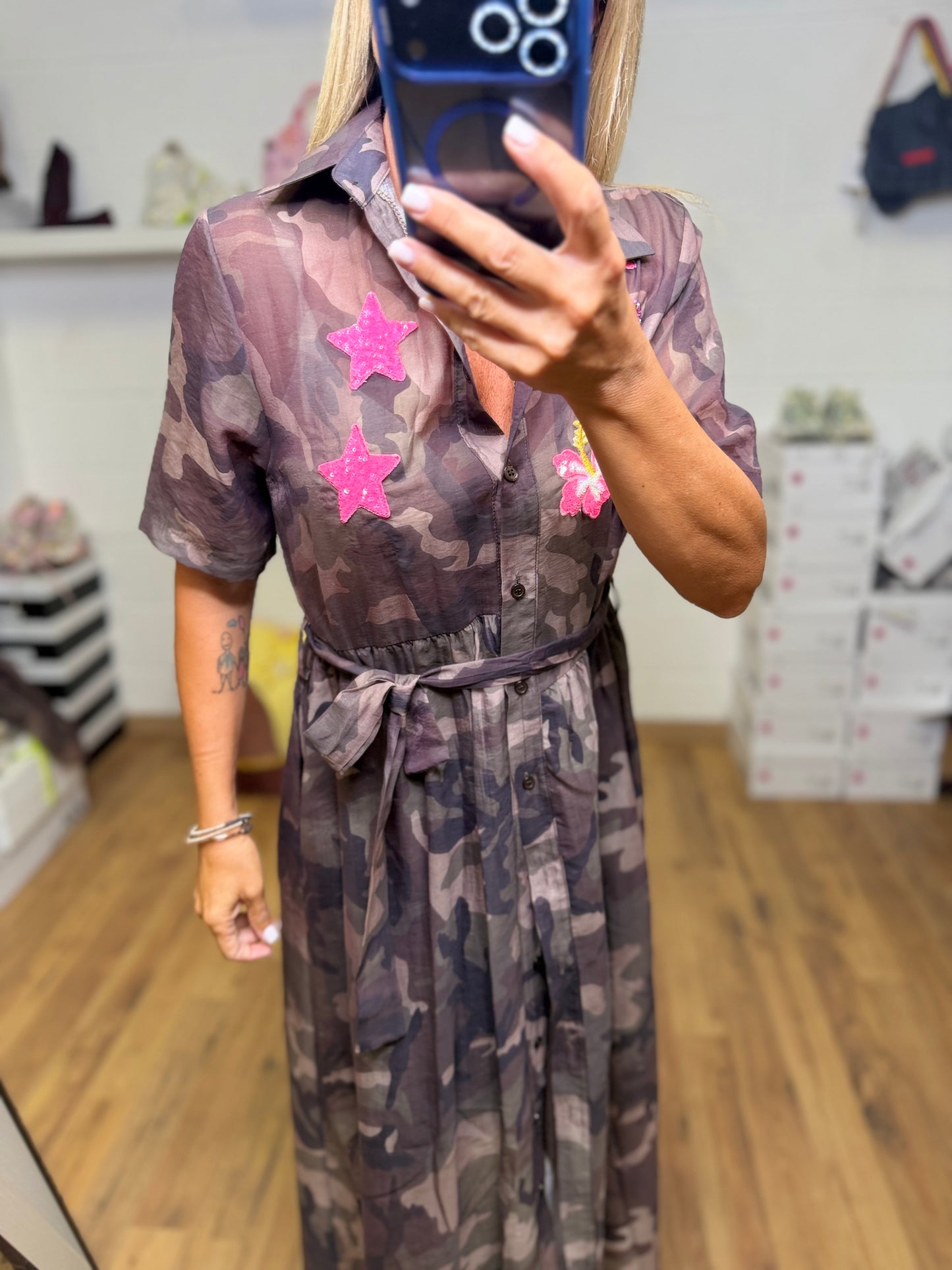 ABpink. Abito chemisier camouflage con stelle fucsia