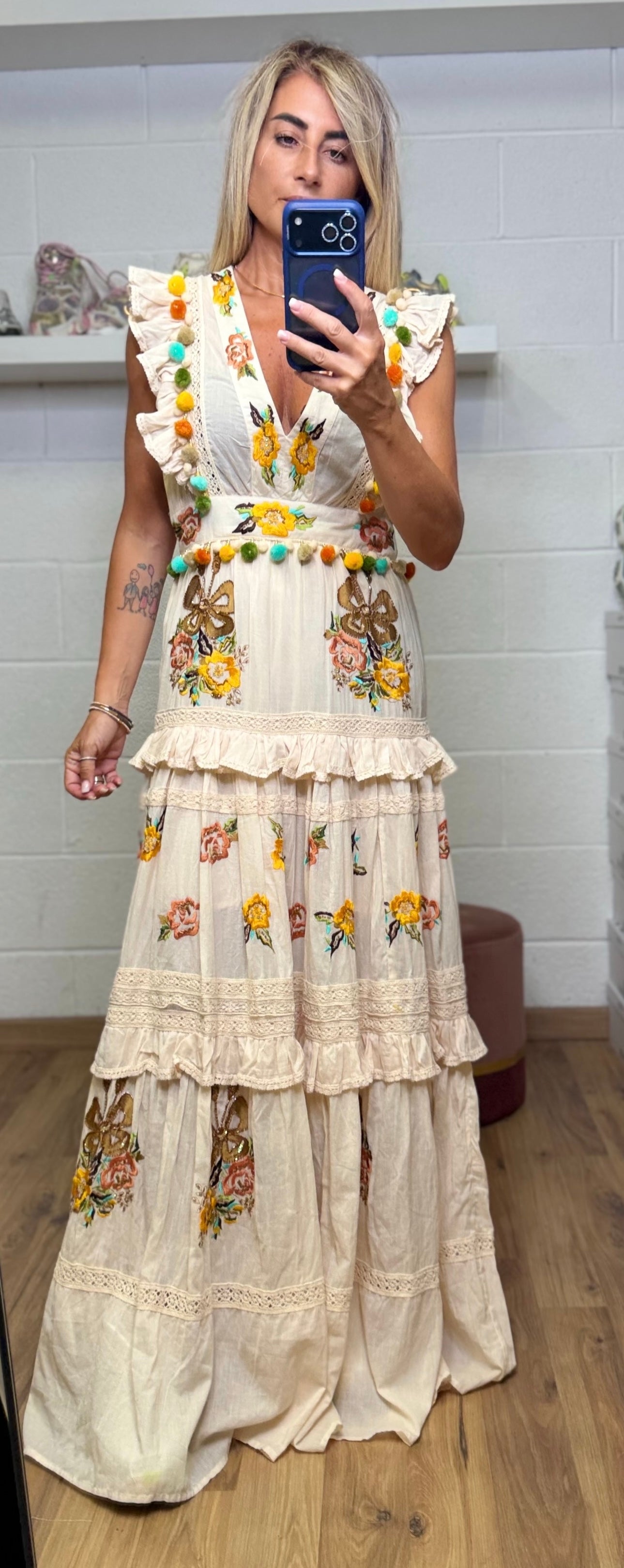 ABpink. Abito lungo boho con ricami floreali e pon pon multicolor