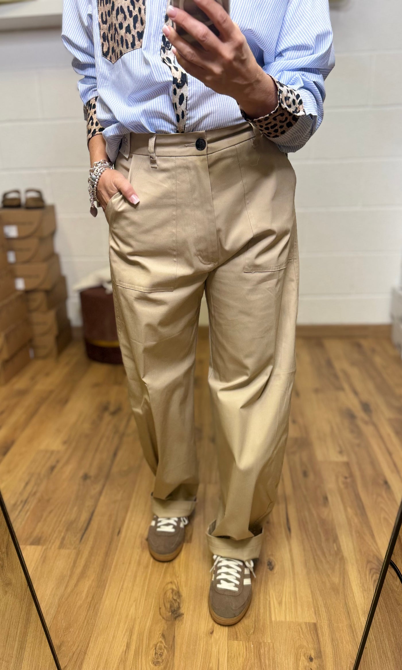 Myths. Pantalone sabbia