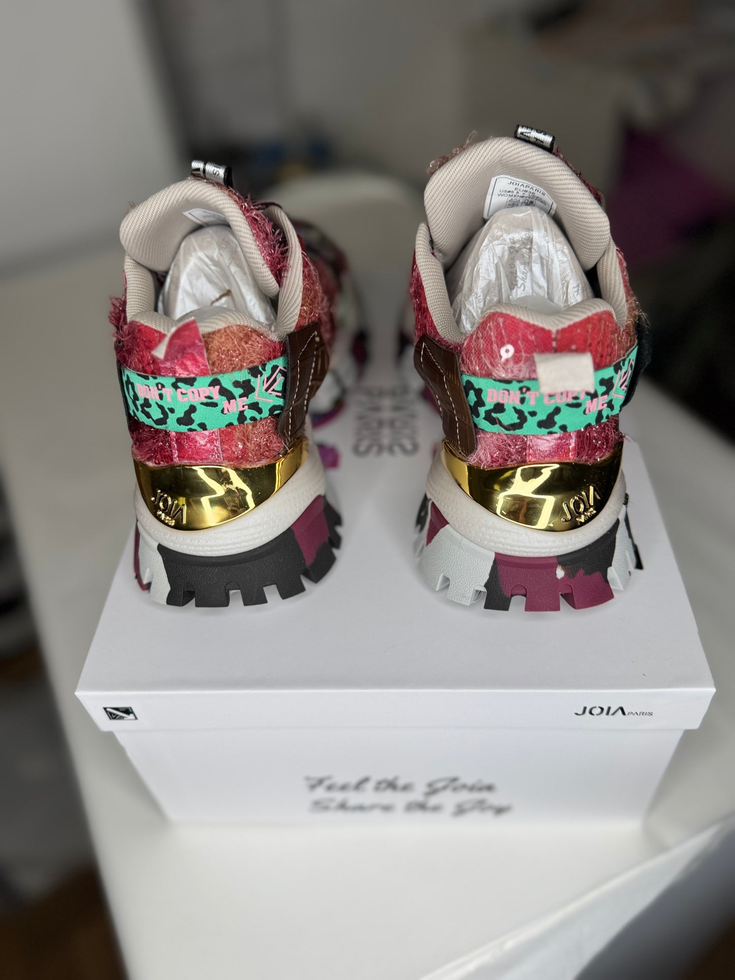 Joia Paris. Sneakers burgundi