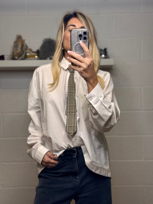 Le streghe. Camicia con cravatta-60%