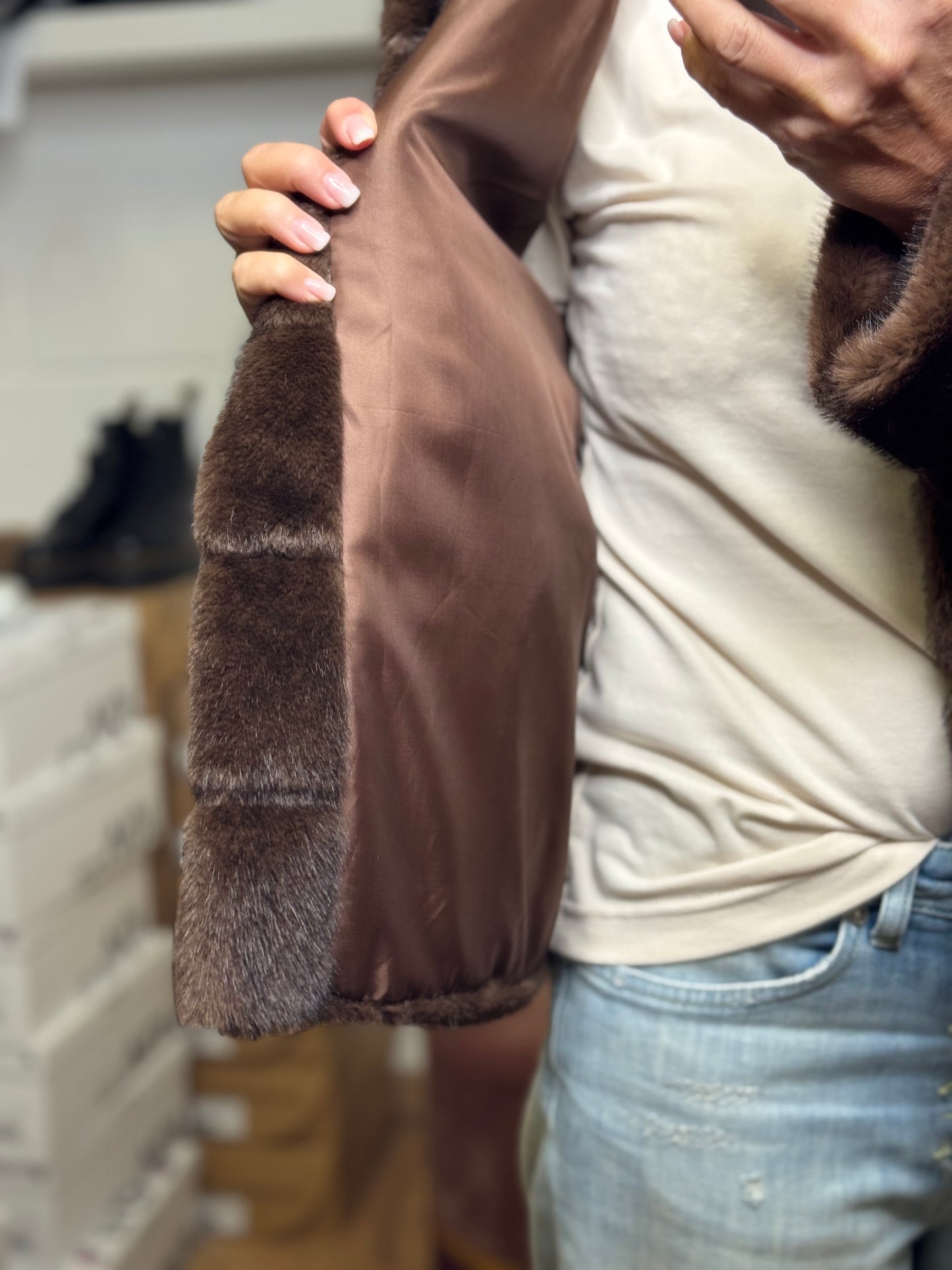 Le Streghe. Eco pelliccia cioccolato soft touch