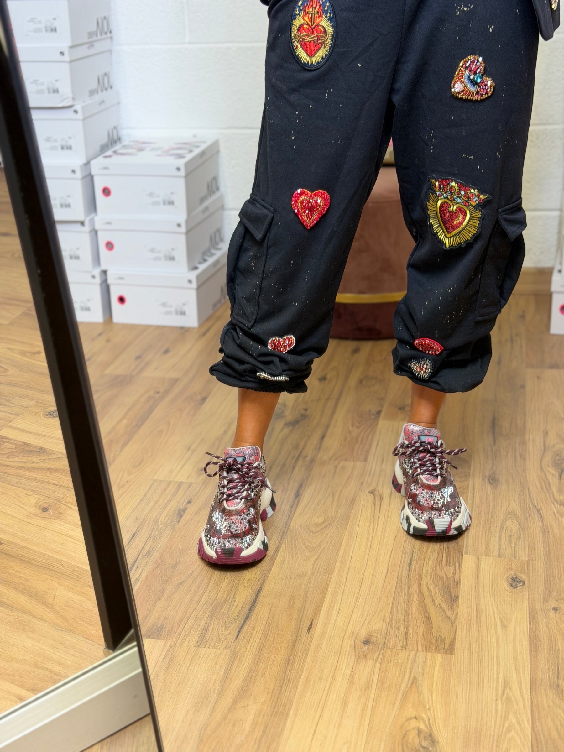 Abpink. Cargo nero cuori rossi