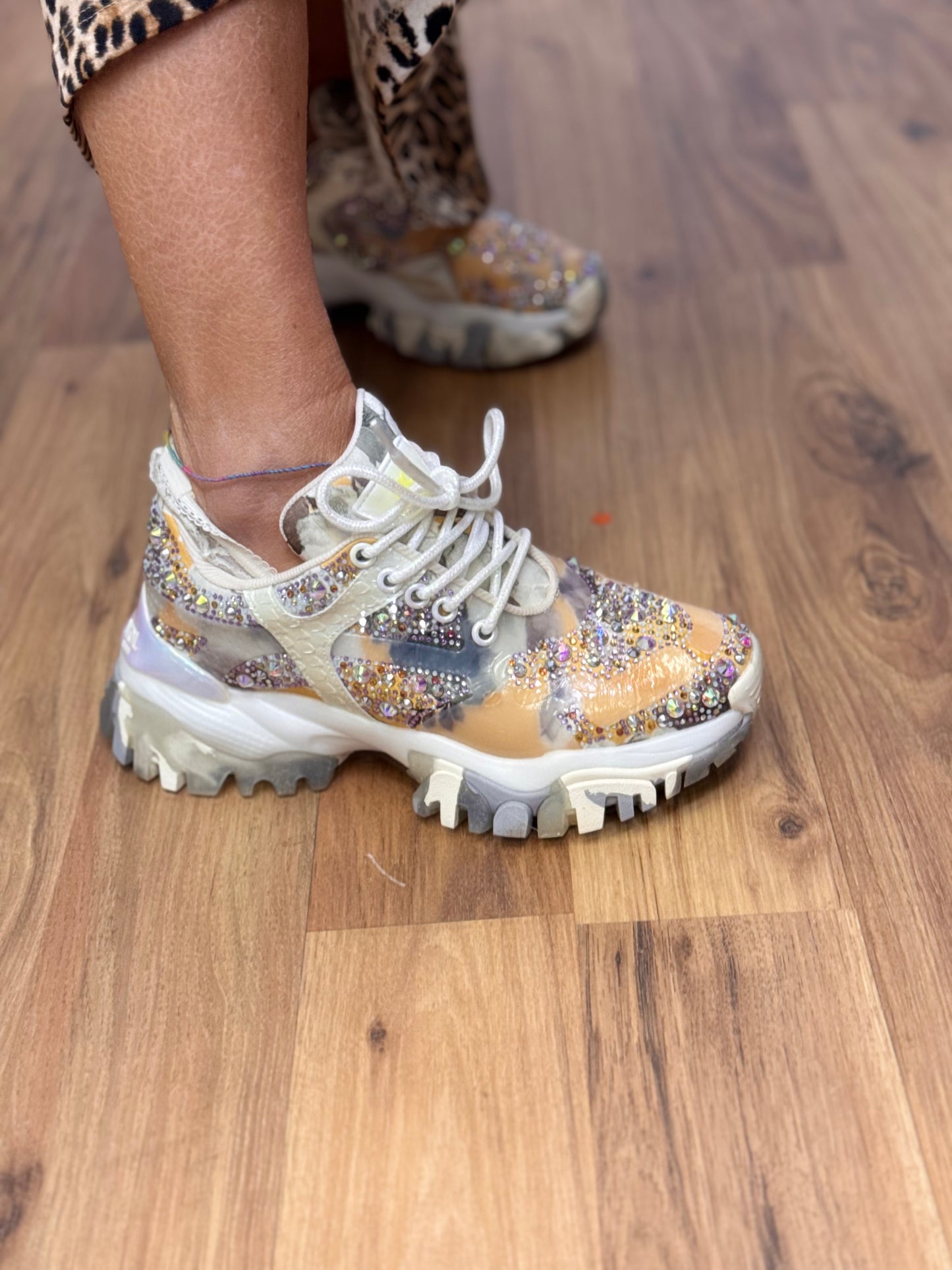 Joia Paris. Sneakers strass multicolor