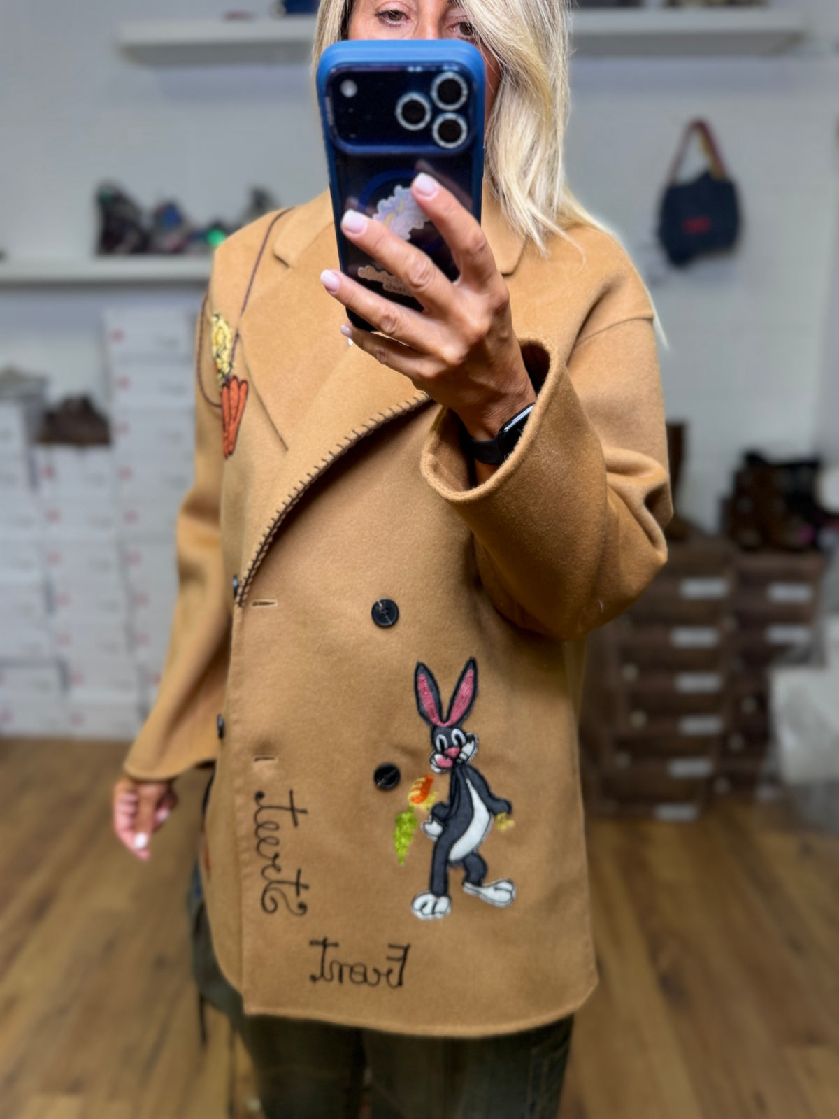 Front Street. Cappotto doppiopetto ricamato cammello