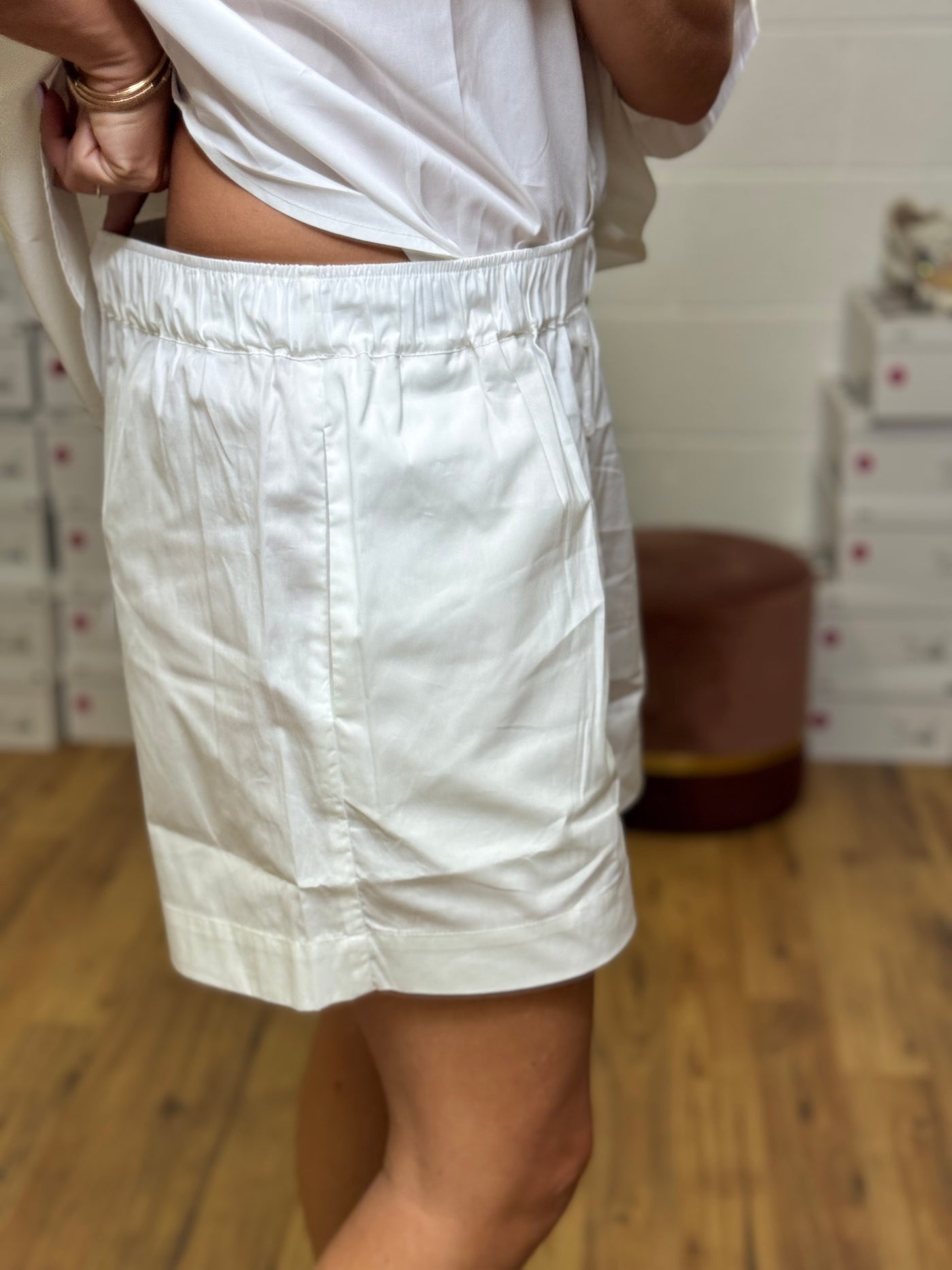 Emma Red. Bermuda bianco-50%