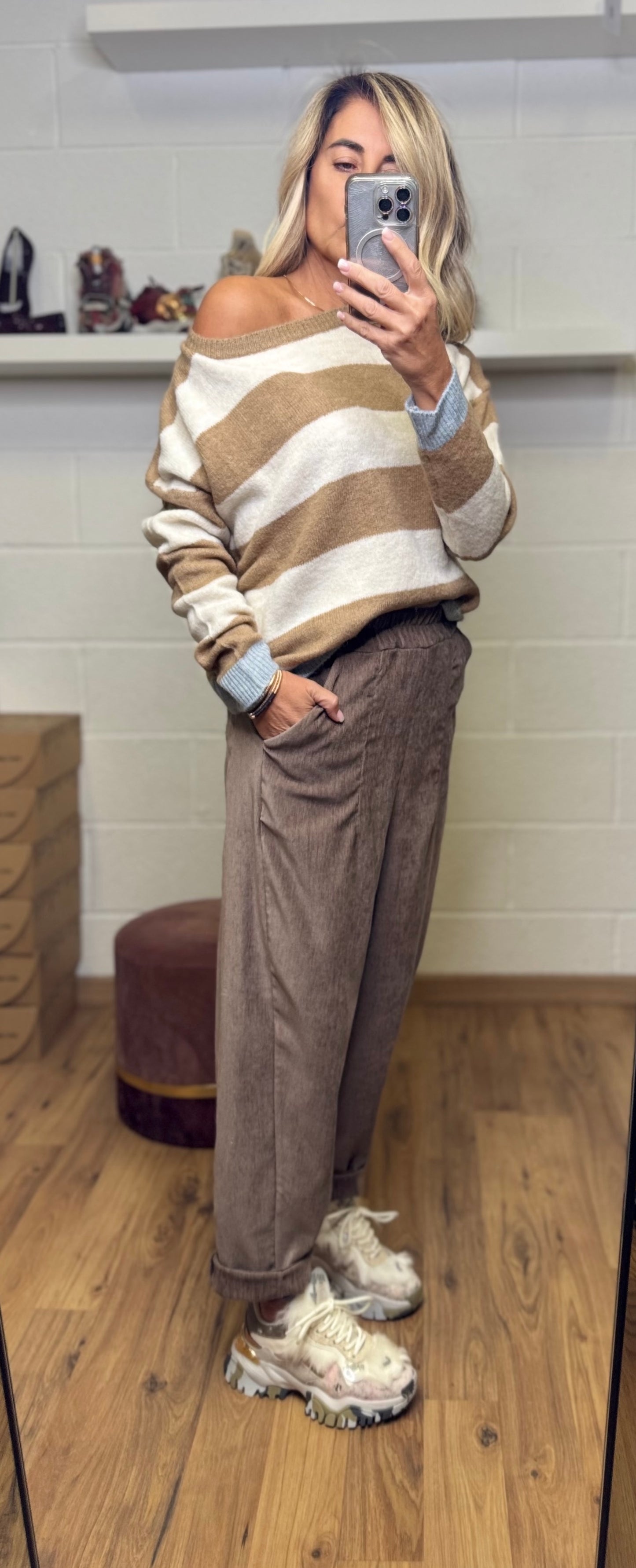 Le Streghe. Pull a righe camel