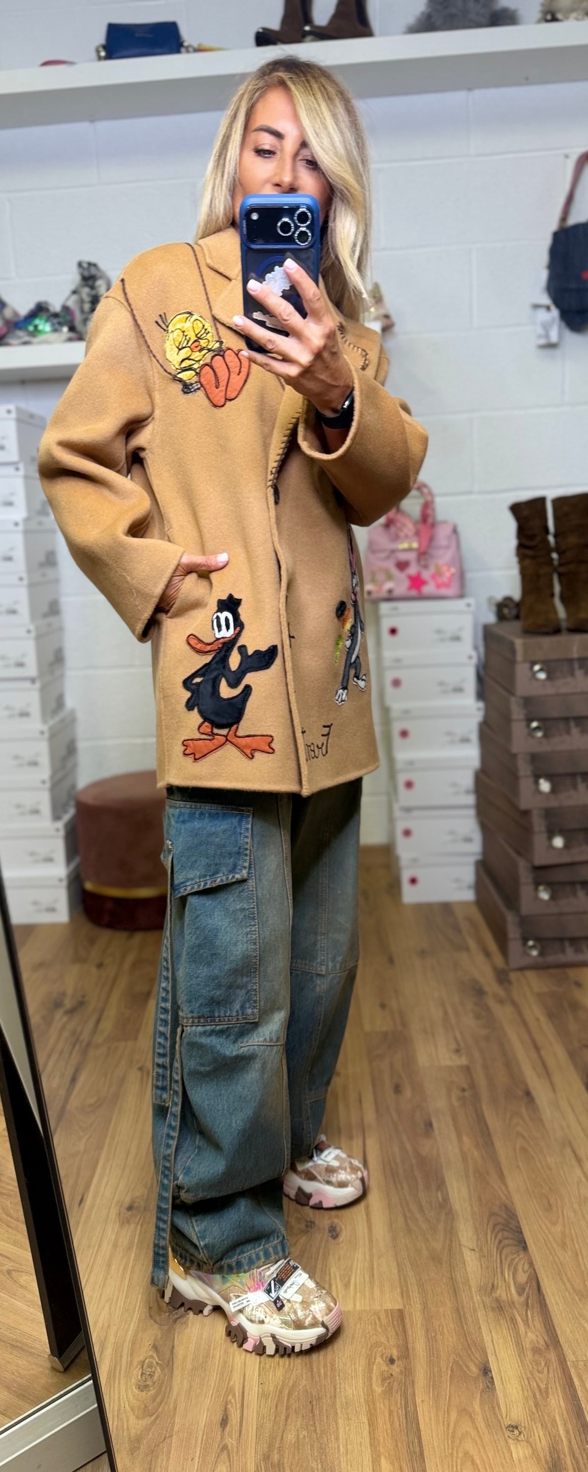 Front Street. Cappotto doppiopetto ricamato cammello