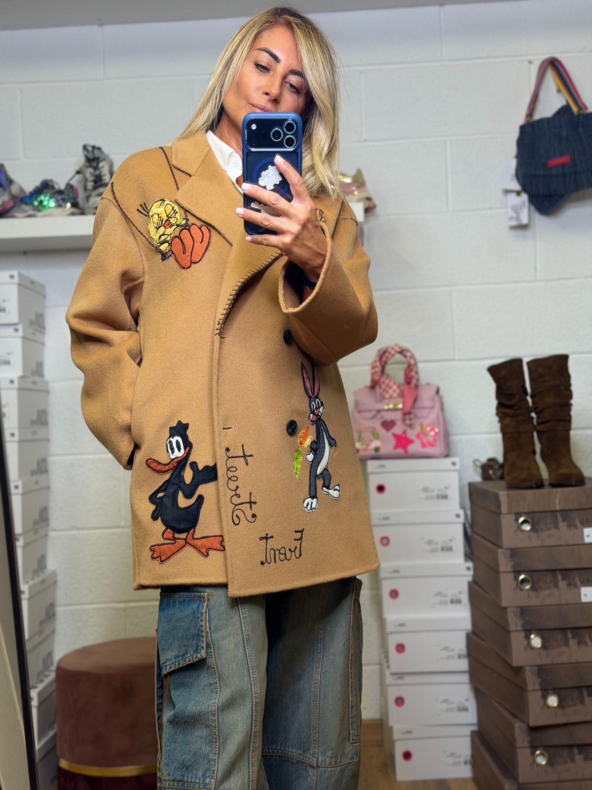 Front Street. Cappotto doppiopetto ricamato cammello
