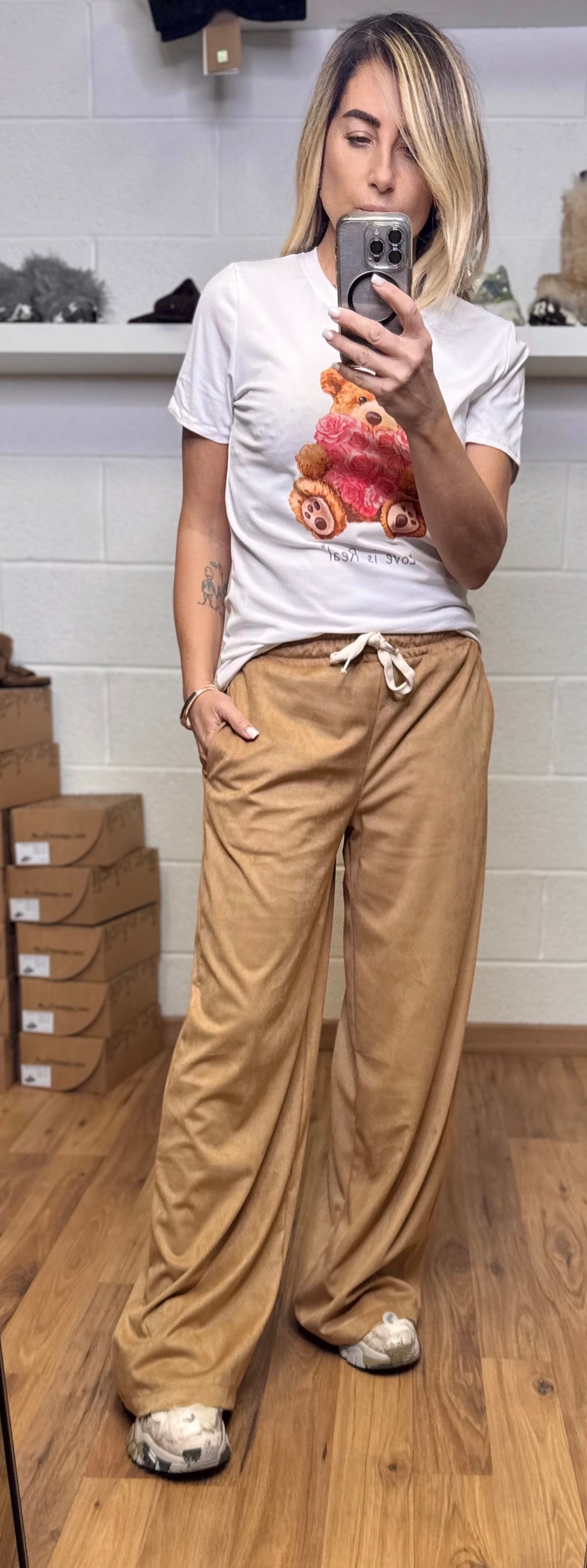 Le Streghe. Panta in suede