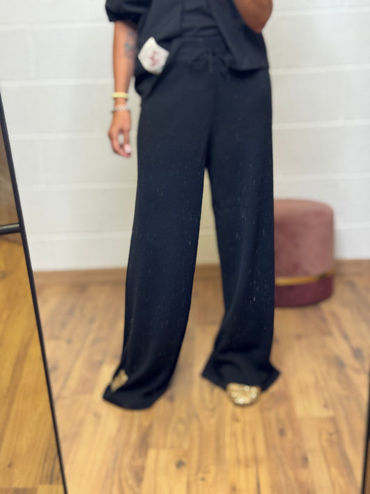 Front Street. Pantalone palazzo