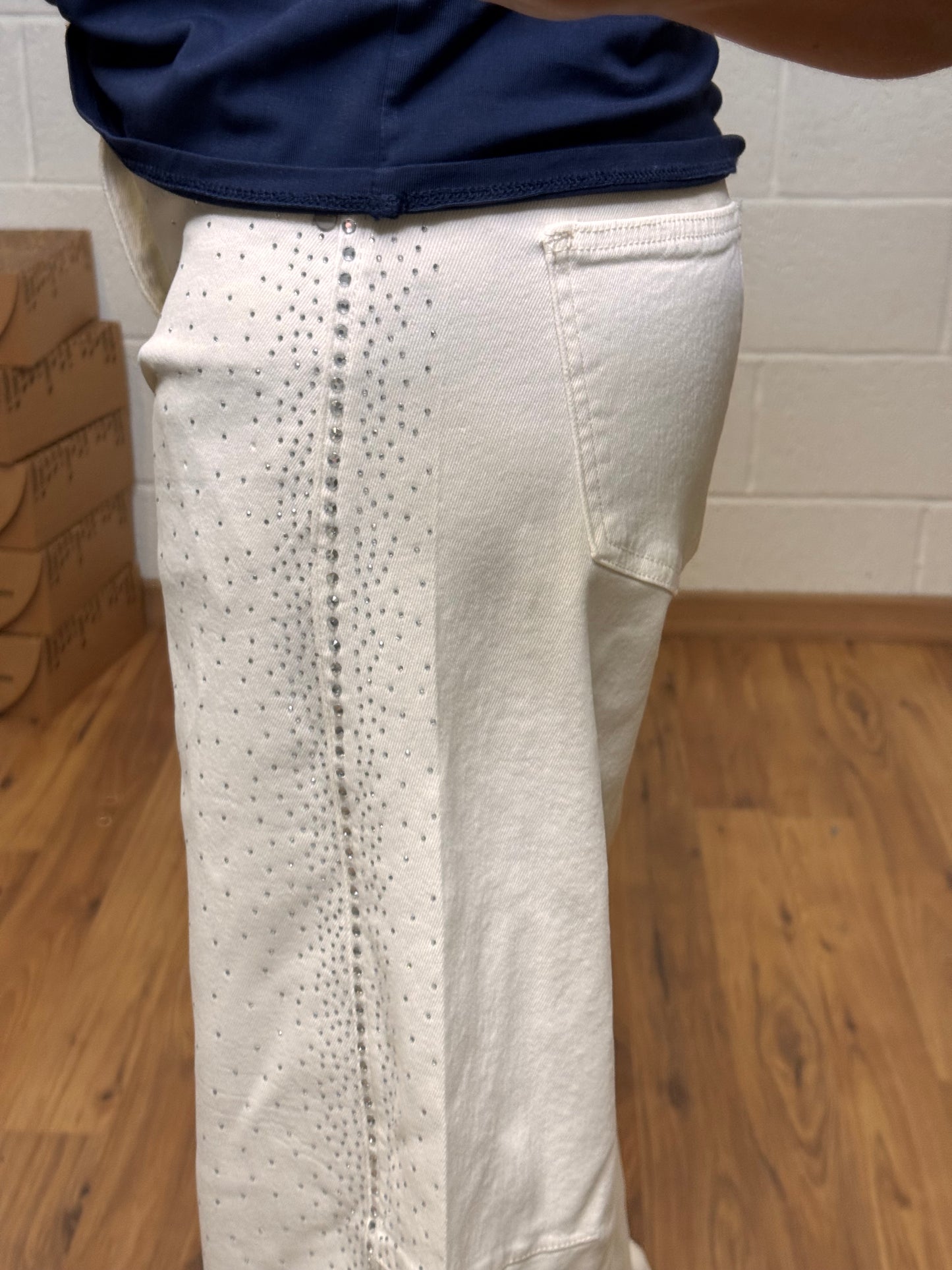 Le Streghe. Denim bianco con Swarovski