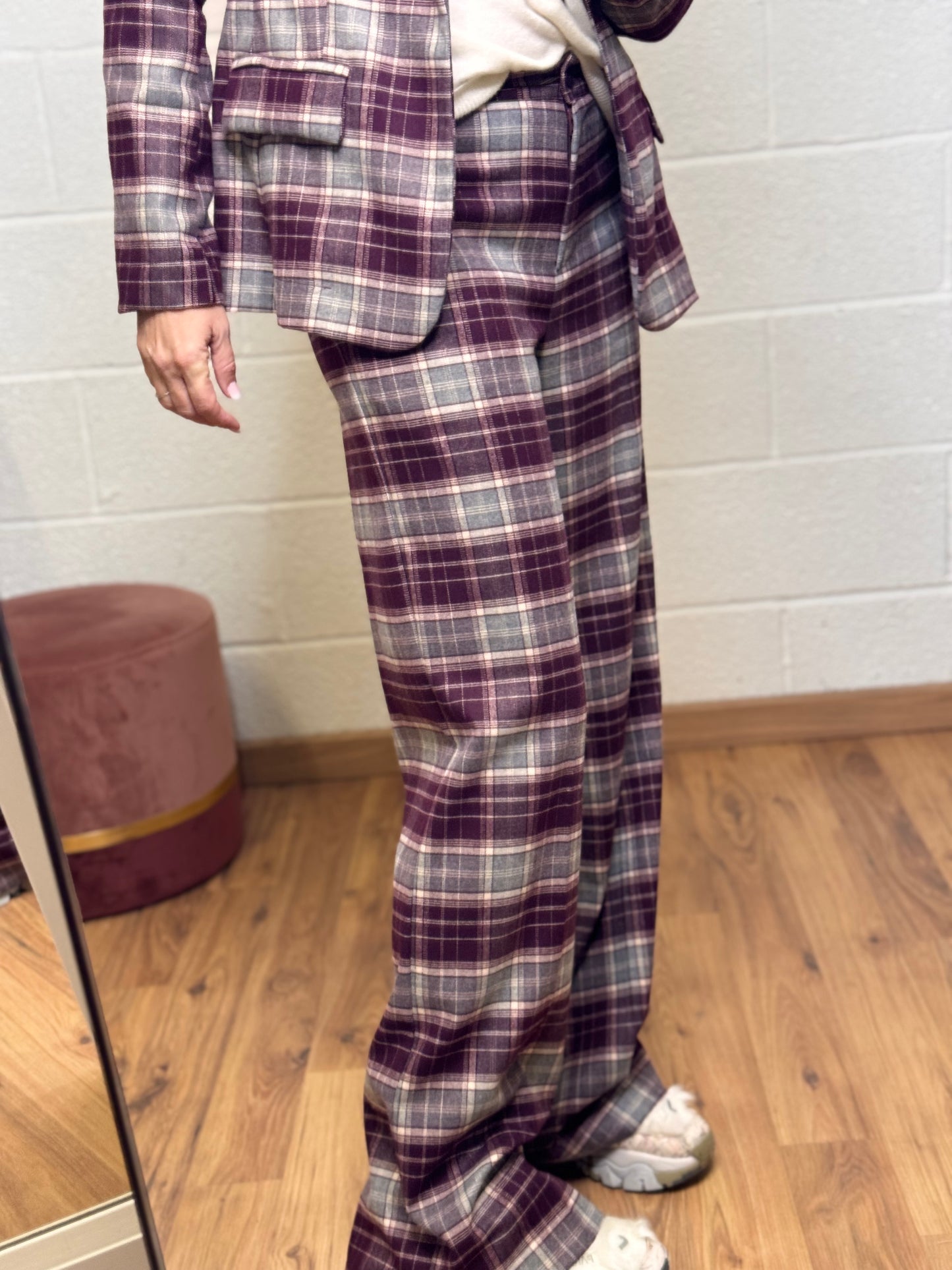 Le Streghe. Pantalone-60%