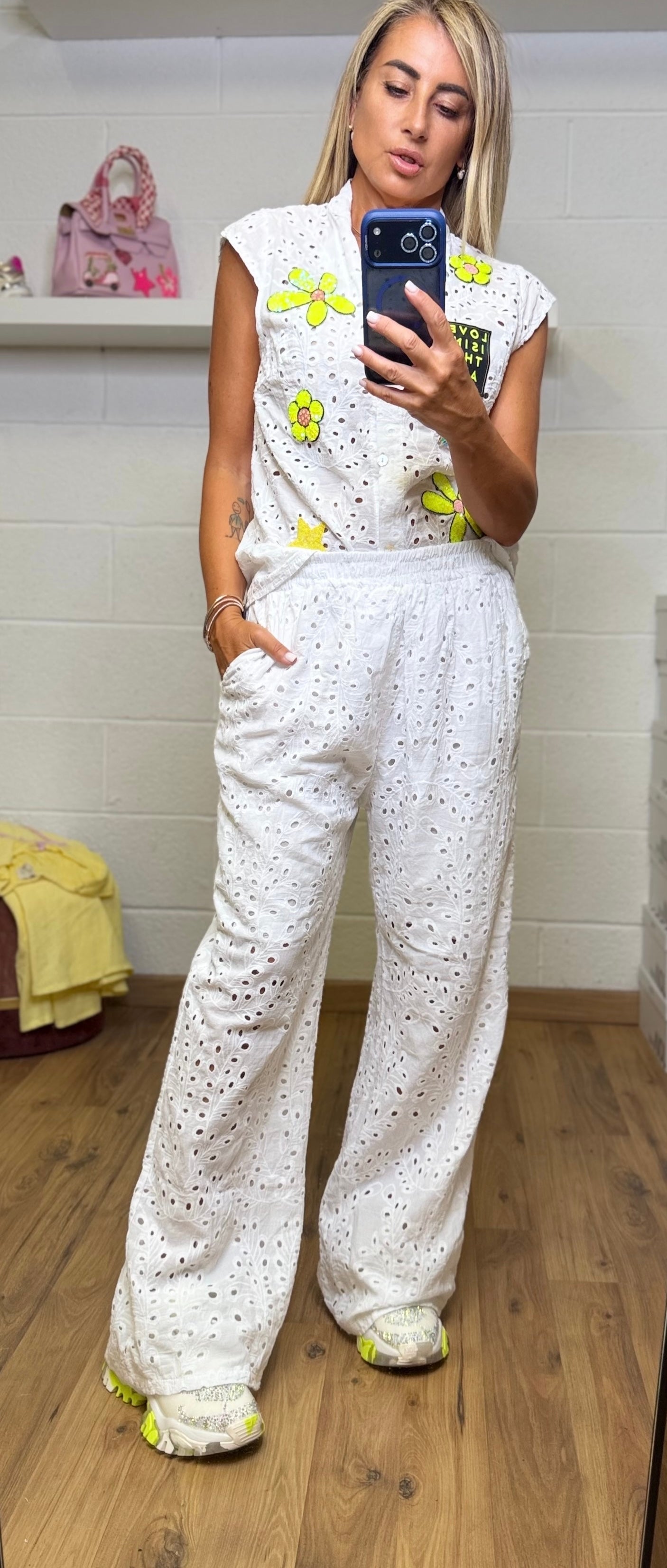 ABpink. Completo in pizzo sangallo
