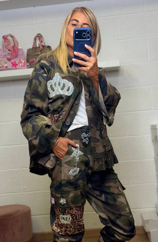 ABpink. Giacca camouflage con ricami