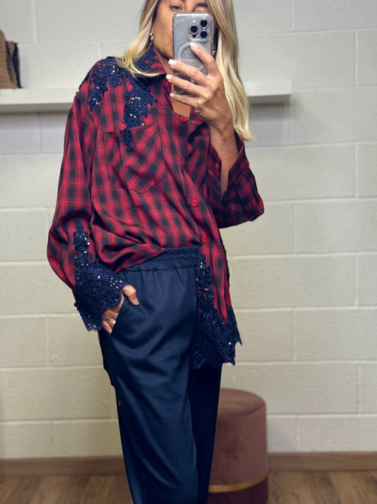 Mimietmama. Camicia tartan rosso con pizzo e dettagli gioiello