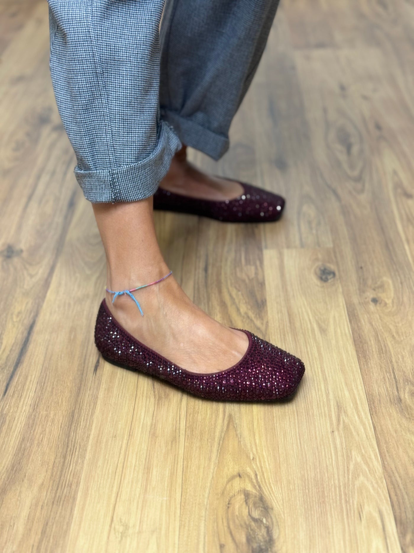 Le Streghe. Pantalone grigio-60%