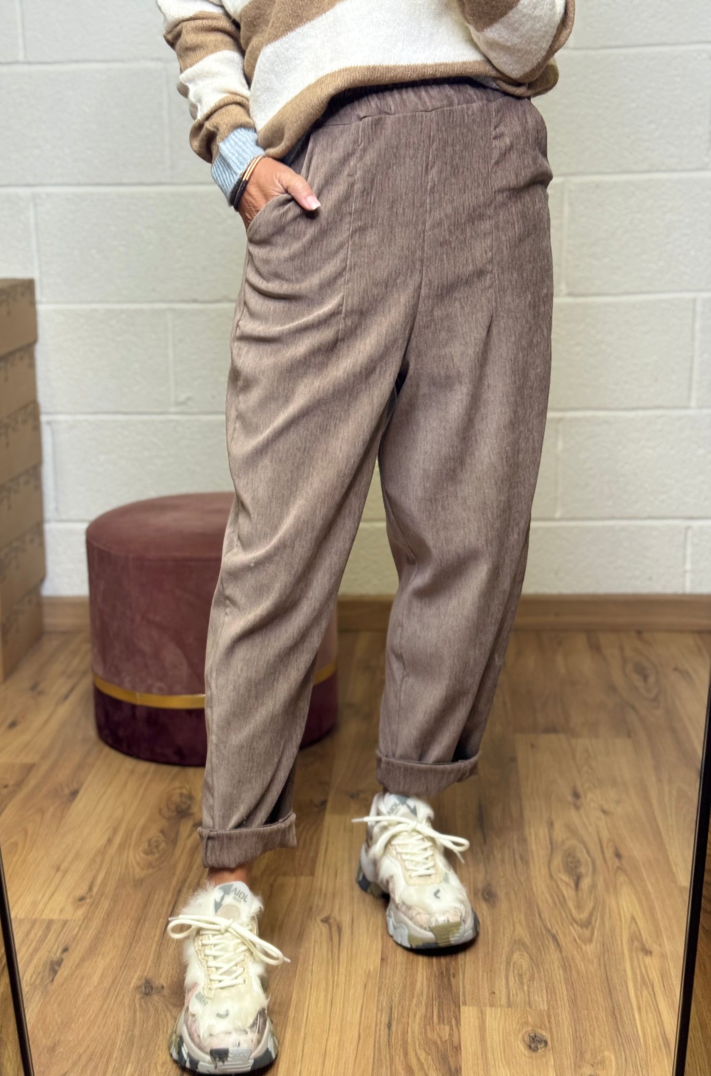 Le Streghe. Pantalone nocciola