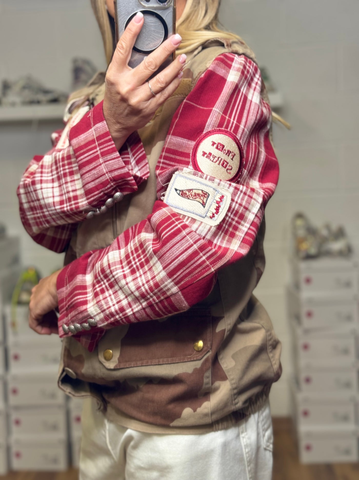 Front Street. Sahariana camouflage con patch-50%