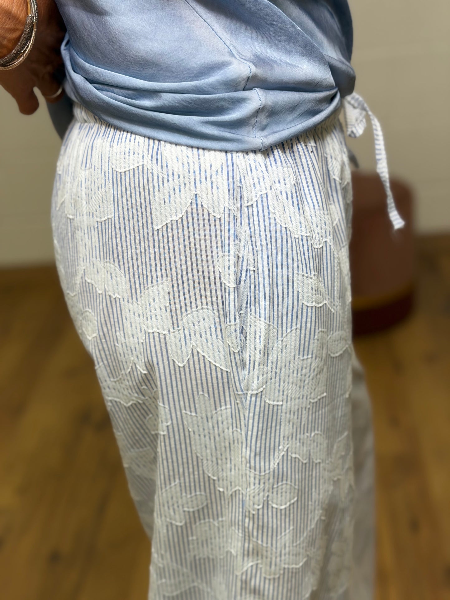 Abpink. Top in viscosa e pantalone in cotone leggero