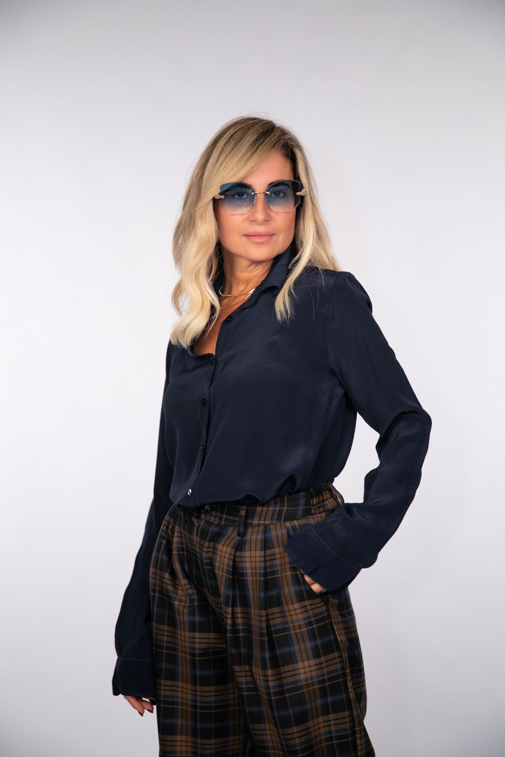 Le Streghe. Camicia blu notte