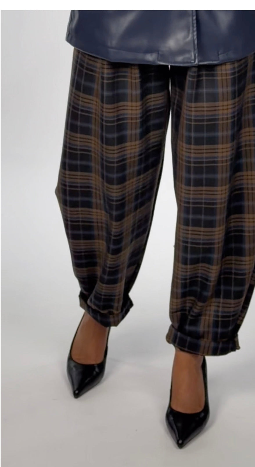 Massimo Santini.  SUSAN - DÈCOLLETÈ NERA IN PELLE DI VITELLO