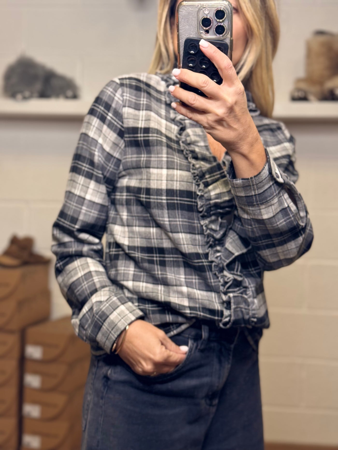 Le Streghe. Camicia check con rouches. -60%