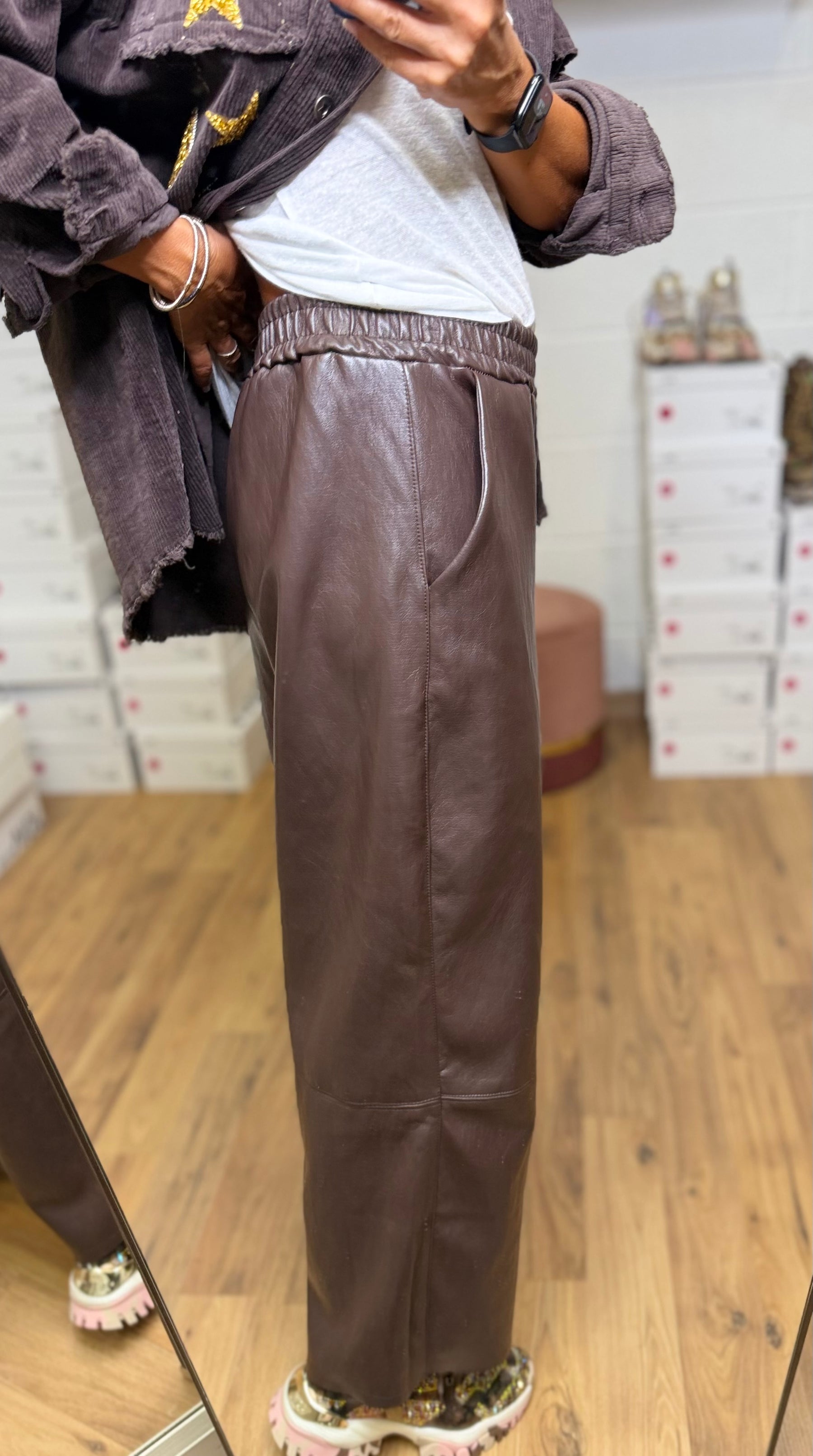 Abpink . Pantalone in similpelle cioccolato