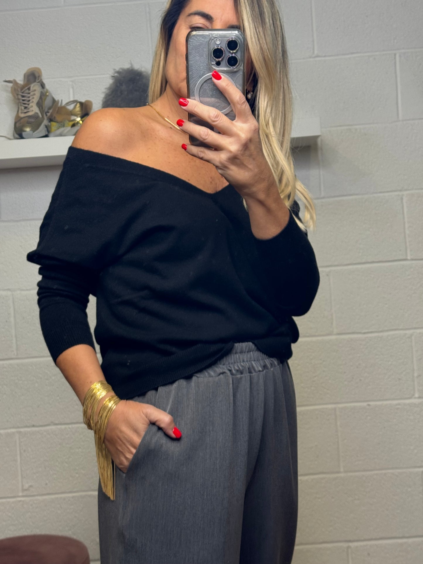 Le Streghe. Maglia scollo a V