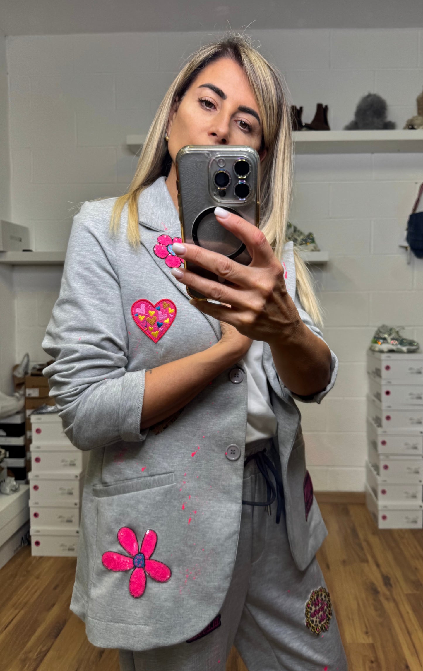 AB Pink. Completo in cotone garzato grigio
