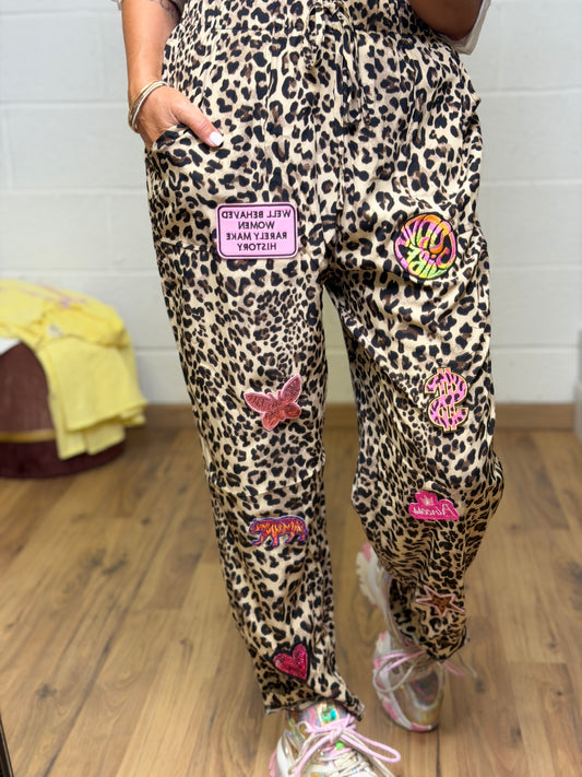 ABpink. Pantalone in stampa animalier con applicazioni -20%