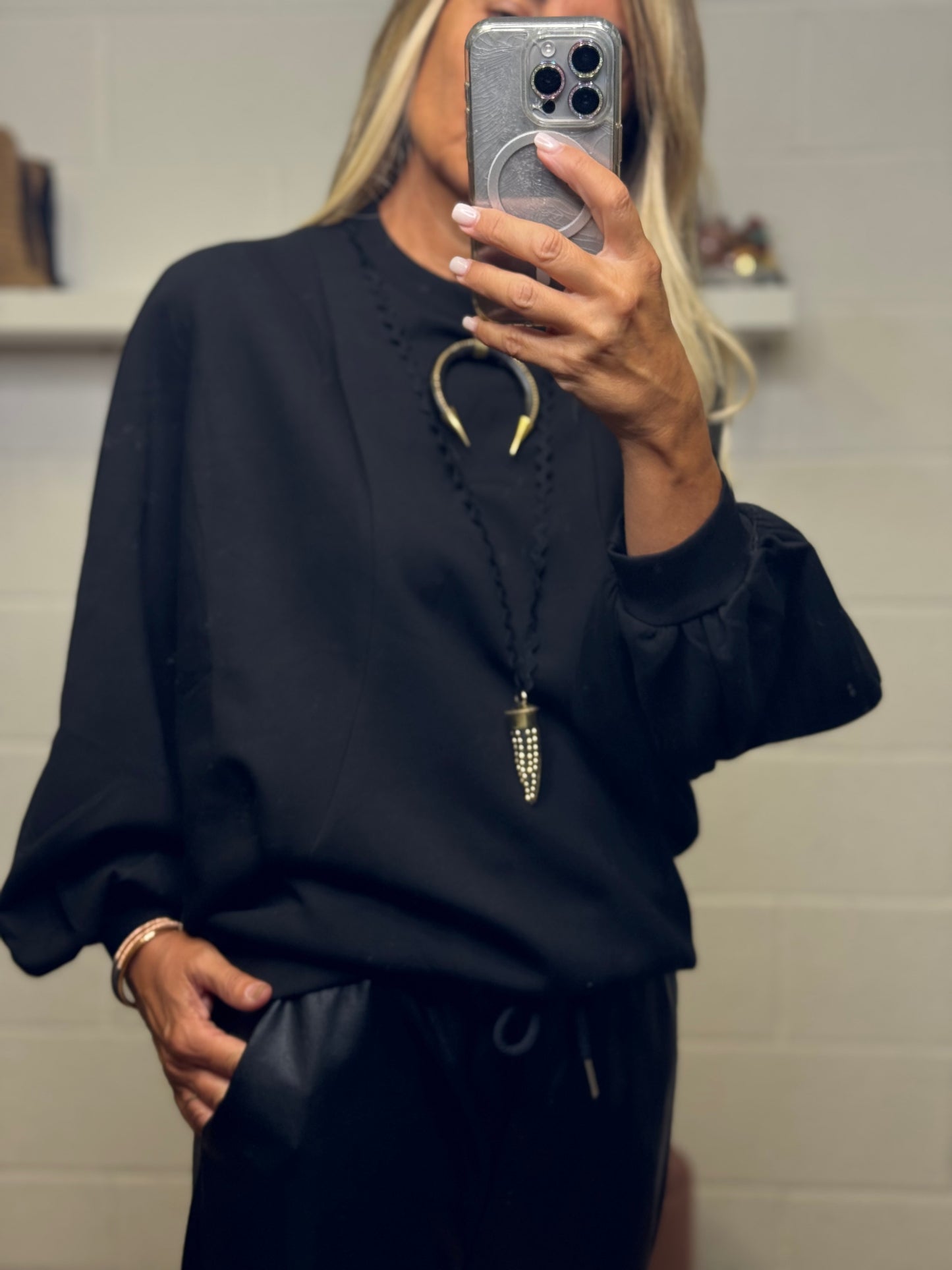 Mimi et Mamà. Felpa over nera