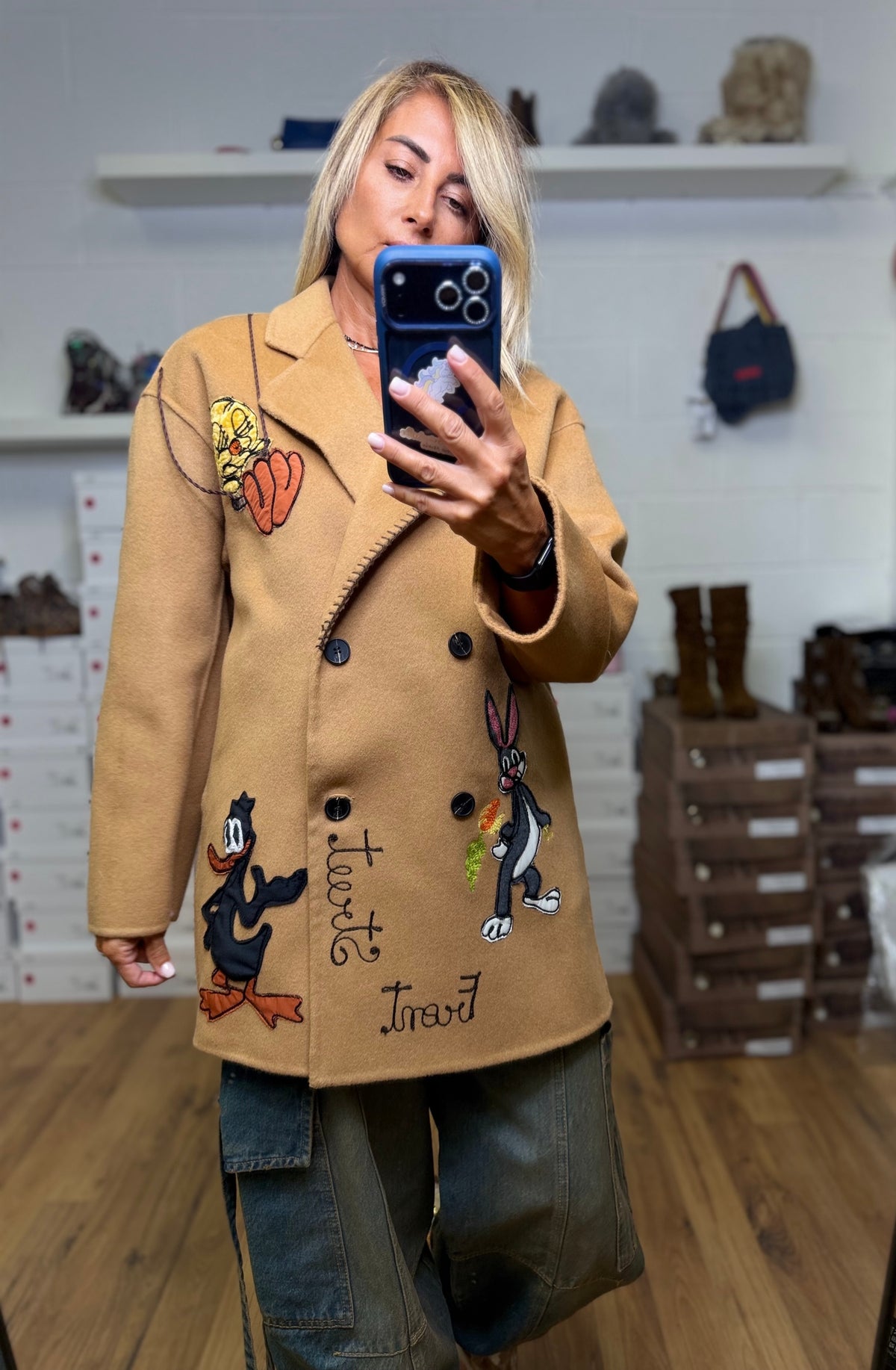 Front Street. Cappotto doppiopetto ricamato cammello