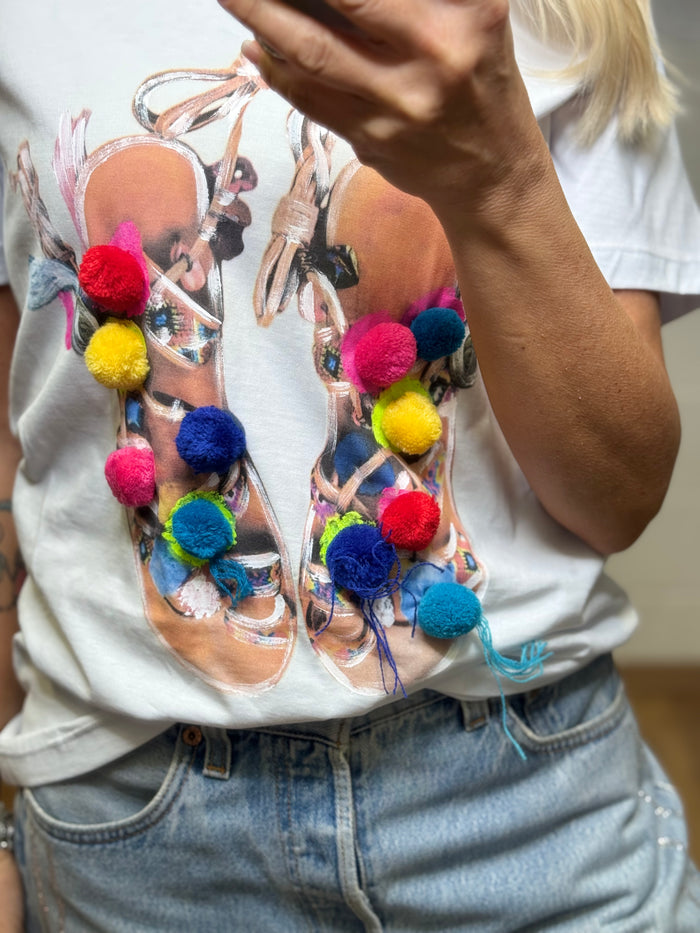 Front Street. T-shirt pon  pon