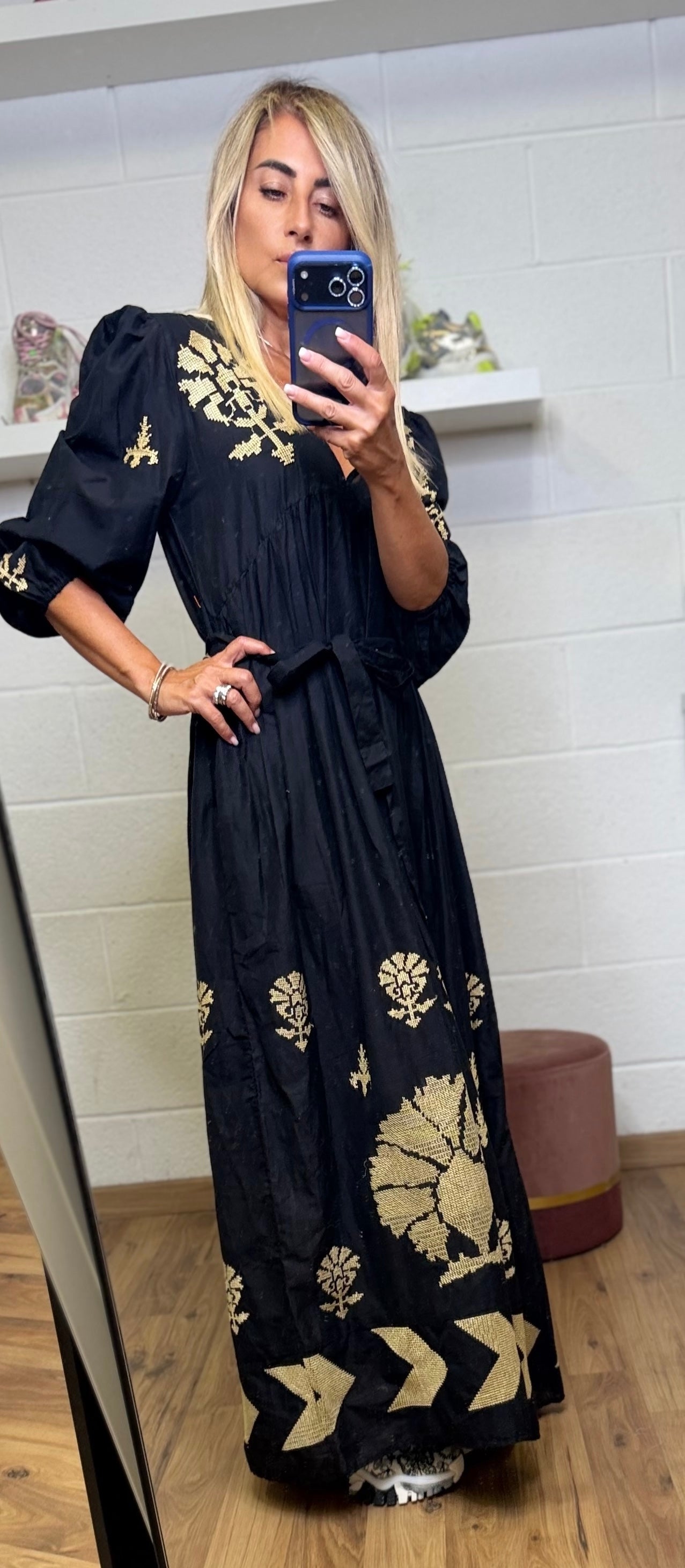 Abpink. Abito Lungo Boho-Chic Ricamato Oro – Nero