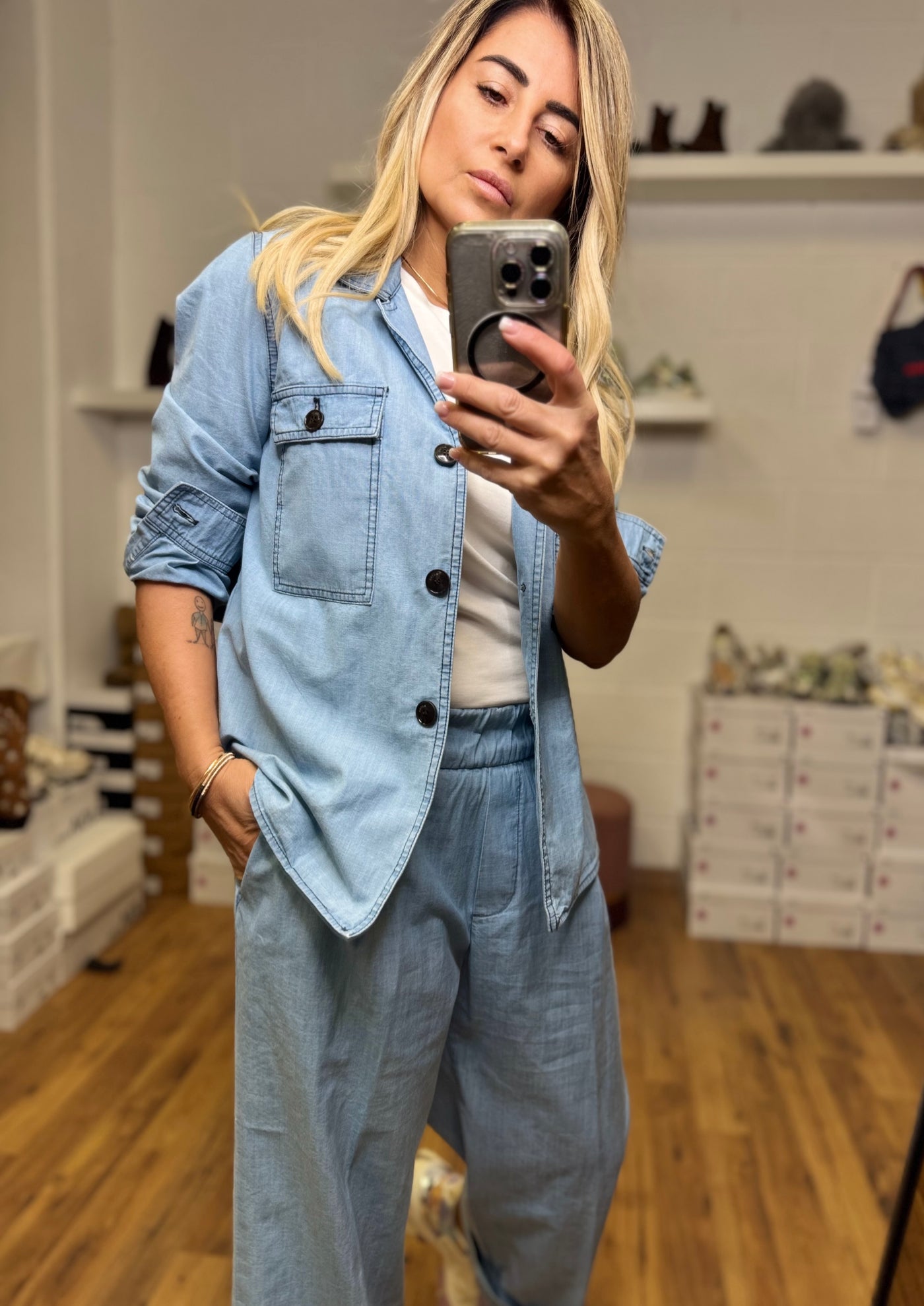 Myths. Giacca camicia in chambray light.-50%