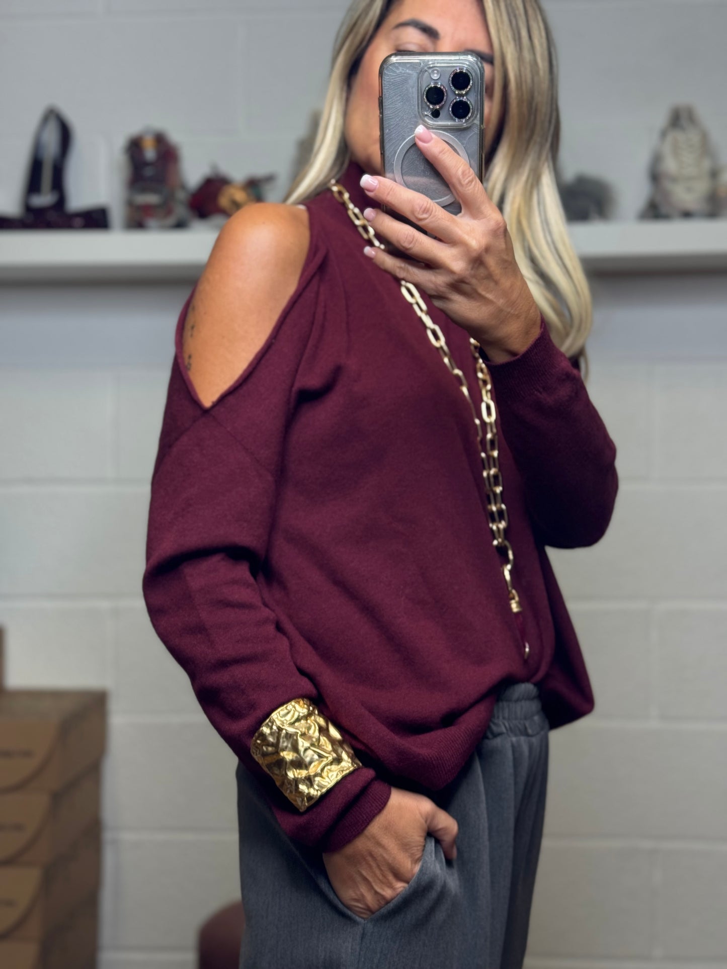 Le Streghe. Pull burgundi