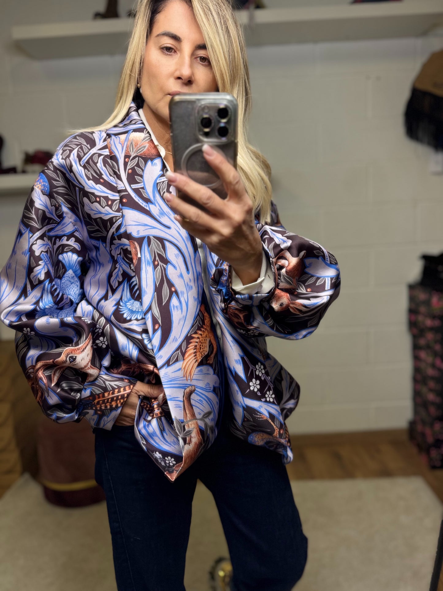 Mimi et mama. Bomber in mikado