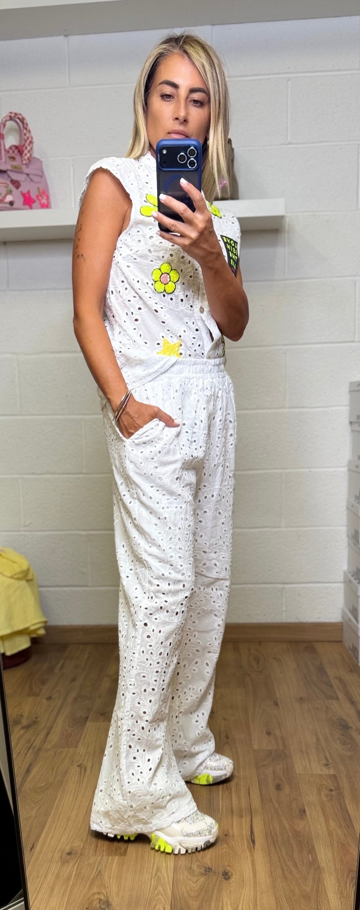 ABpink. Completo in pizzo sangallo